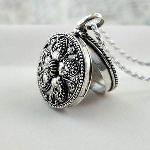 Flower Locket Necklace Pill box Sterling Silver Hinged Locket Vintage-Style Oxidized Pendant with Chain Victorian Pillbox Vintage Floral