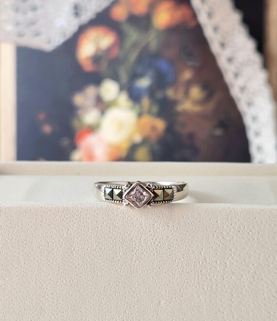 Bague Art Déco En Argent Sterling 925 - Grenat, Marcassite, Trois Pierres, Style Ovale élégant