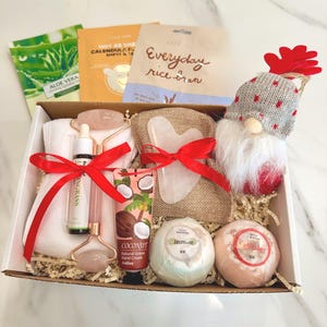 Gua Sha Quartz Face Spa Gift Box: Self Care Kit