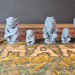 RARE Jumanji Board Game Piece Statue Set , 4 9,5 Cm , Set of Jumanji Tokens  , Playing Pieces, Prop Replica 