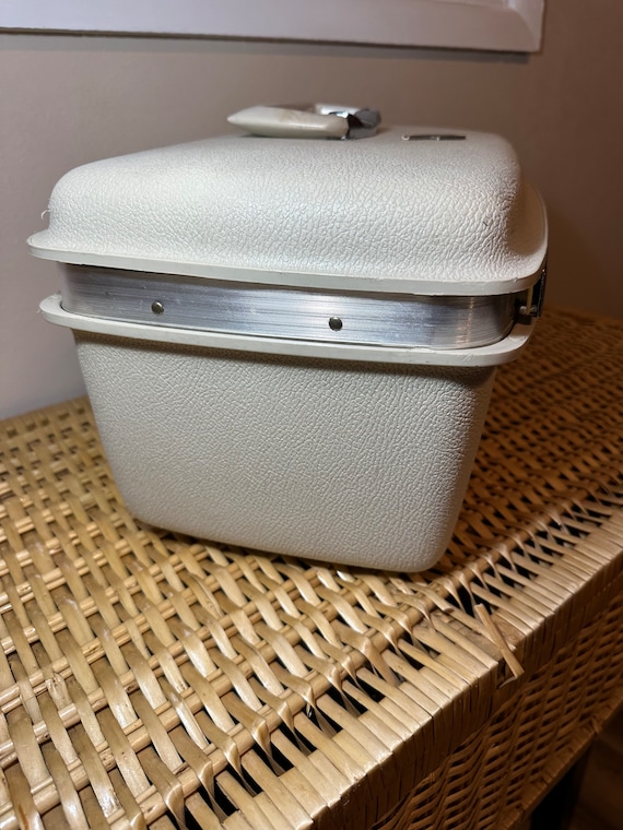 Vintage White JCPenny Samsonite Train Case, Cosmetic … Gem