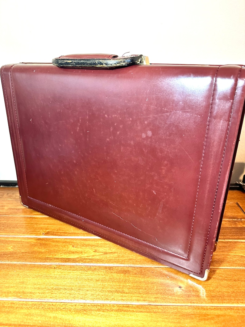 Vintage Attaché Presto Genuine Leather Burgundy Briefcase image 2