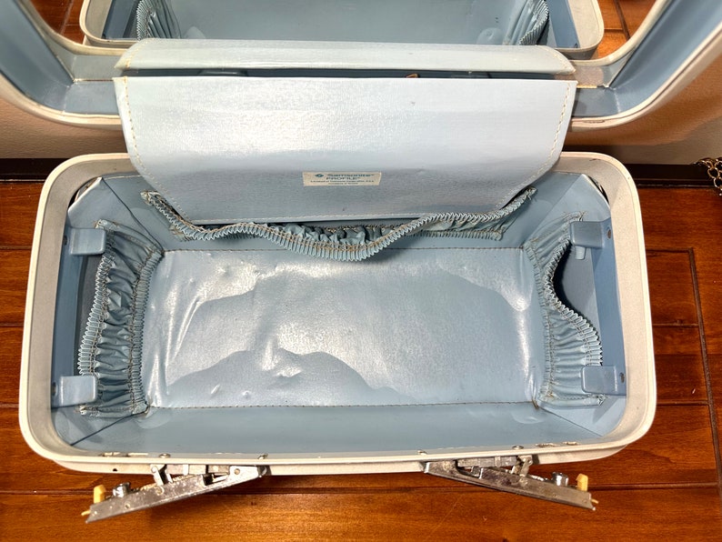 Vintage Baby Blue Samsonite Profile Train Case, Cosmetic Case, Travel Case, Luggage, No Key or Tray image 8