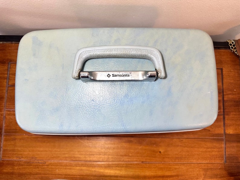 Vintage Baby Blue Samsonite Profile Train Case, Cosmetic Case, Travel Case, Luggage, No Key or Tray image 5