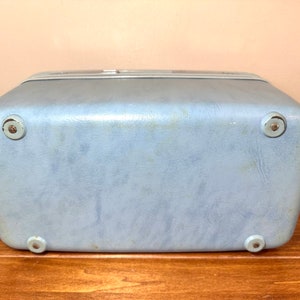 Vintage Baby Blue Samsonite Profile Train Case, Cosmetic Case, Travel Case, Luggage, No Key or Tray image 6