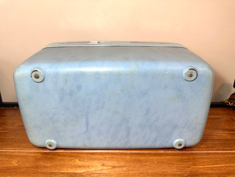 Vintage Baby Blue Samsonite Profile Train Case, Cosmetic Case, Travel Case, Luggage, No Key or Tray image 6