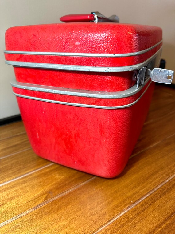 Vintage Bright Red Samsonite Train Case, Cosmetic Cas… Gem