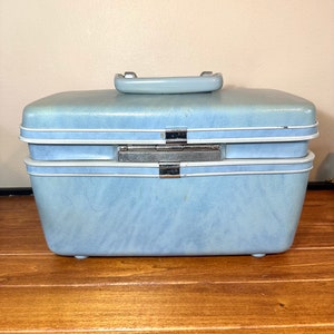 Vintage Baby Blue Samsonite Profile Train Case, Cosmetic Case, Travel Case, Luggage, No Key or Tray image 4