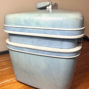 Vintage Baby Blue Samsonite Profile Train Case, Cosmetic Case, Travel Case, Luggage, No Key or Tray image 3