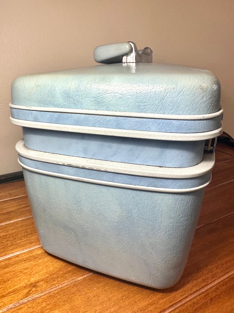 Vintage Baby Blue Samsonite Profile Train Case, Cosmetic Case, Travel Case, Luggage, No Key or Tray image 3