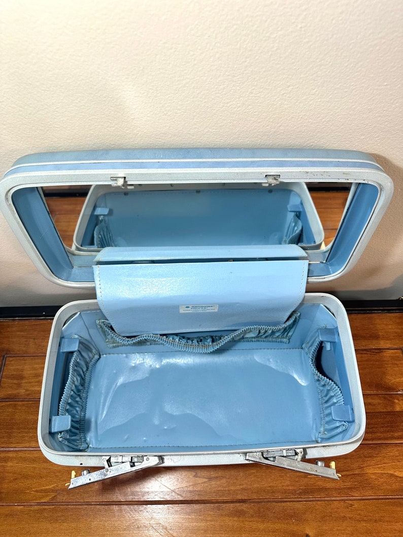Vintage Baby Blue Samsonite Profile Train Case, Cosmetic Case, Travel Case, Luggage, No Key or Tray image 7