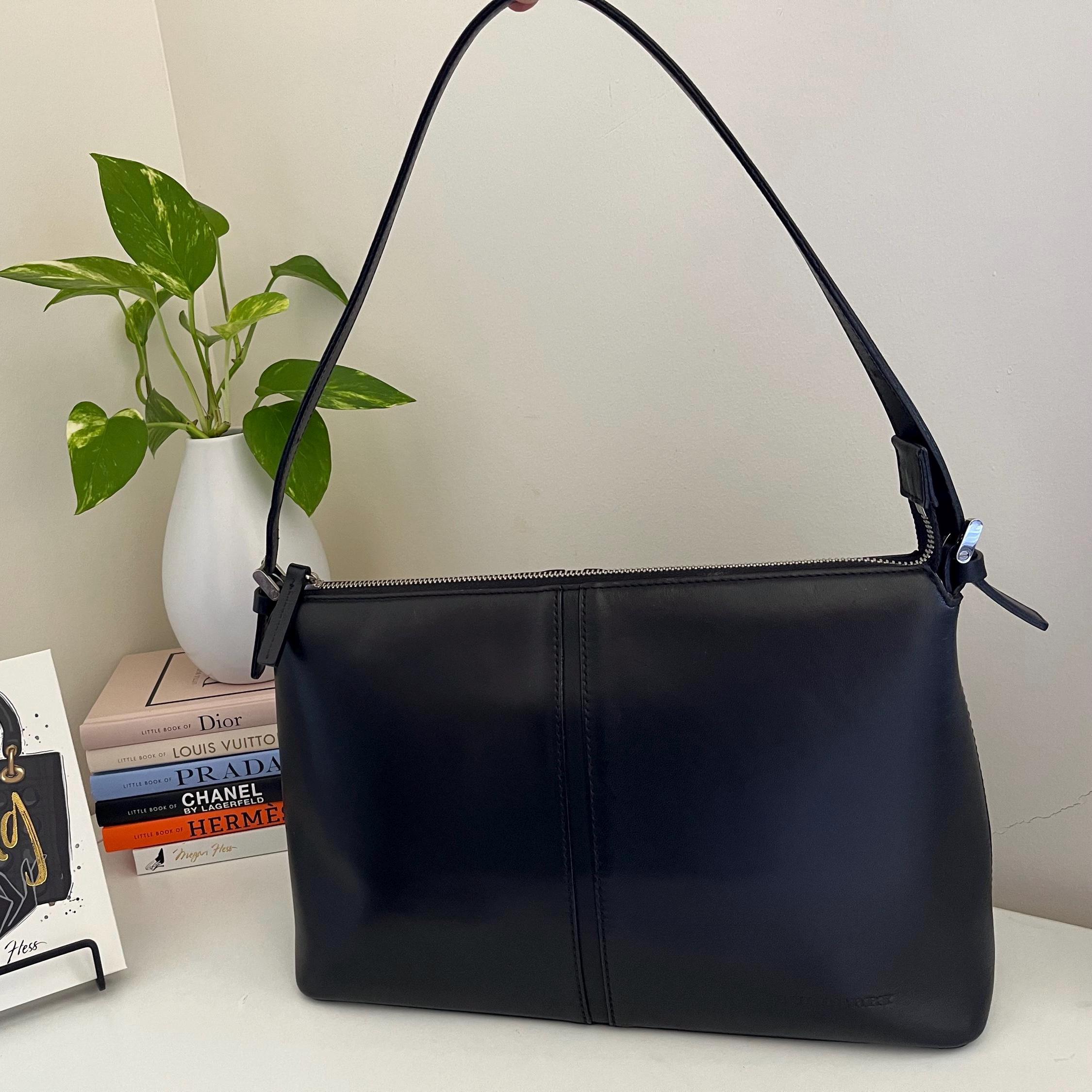 Vintage Burberry Black Leather Shoulder Bag|1980