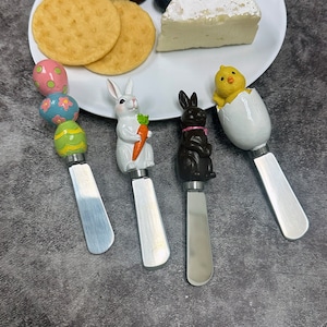 4pcs Hand Painted Resin Handle with Stainless Steel Blade Multipurpose Cheese Spreader set (Easter Design)