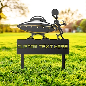 Alien & UFO Spaceship Yard Stake, Custom Metal Alien Garden Yard Art, Outer Space Yard Decor, Funny Alien Yard Stake, Father&#39;s Day Gift