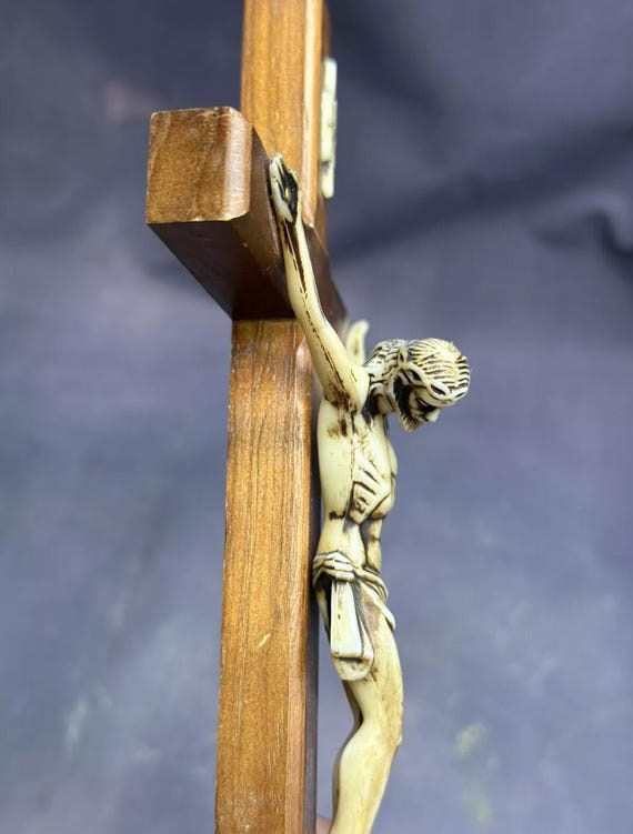 ヴィンテージ INRI 樹脂製 イエス・キリスト 木製十字架 木製クロス