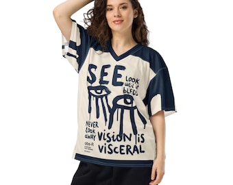 Schwerkraft der Wahrnehmung AOP Mesh Jersey | Übergroße typografische Streetwear | Künstlerisches Grafik-Shirt für Introvertierte | Hellwach Netz Top