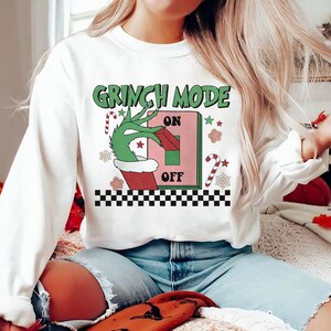 Grinch Hand Shirt - Etsy Australia