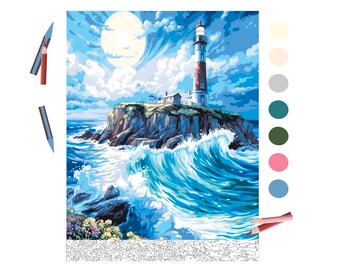Op de afbeelding: Een verf-op-nummer-set met een vuurtoren op een rotsachtige klif met een grote golf die op de voorgrond breekt. De lucht is blauw met witte wolken en een volle maan. De vuurtoren is rood en wit met een zwart dak. Het water is blauw en groen met wit schuim.