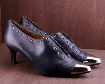 Vintage Casadei Y2K Metal Cap Toe Eyelet Black Leather Heel Pump Shootie 7.5
