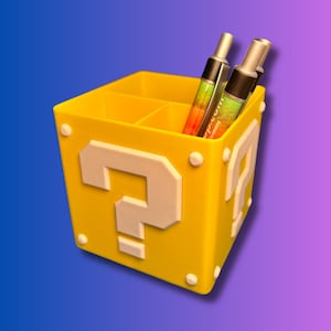 Pen holder Power-Up! / Organizer in Super Mario style for your desk!