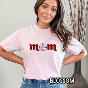 Philadelphia Phillies Baseball Mom Mother&#39;s Day Vintage Retro Throwback Comfort Colors T Shirt
