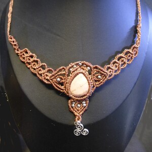 micro macrame necklace - Rhodonite stone
