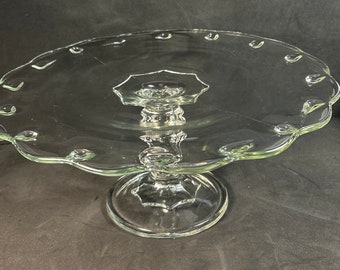 Soporte para pasteles de cristal vintage de Indiana Glass con diseño de lágrima, borde festoneado y pedestal de 10,75” x 5”. ¡Excelente estado!
