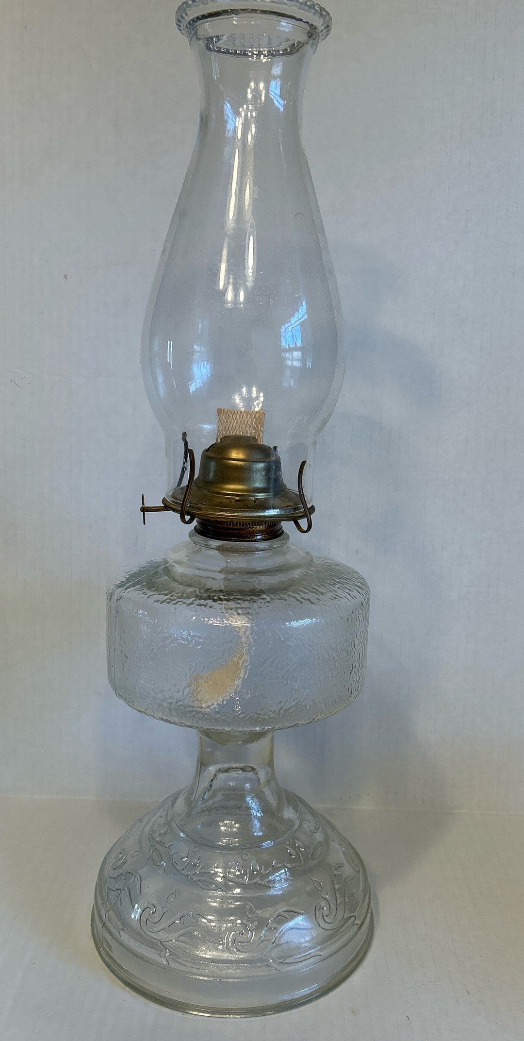 Antique Oil Lamp Eagle Burner Kerosene Lamp Frosted Glass Beehive