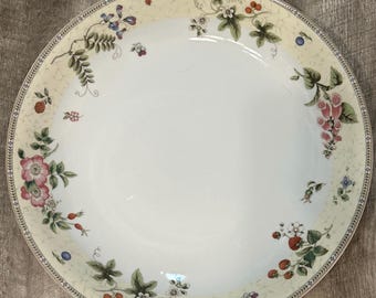 Vintage Wedgwood “Fleur” Strawberry Large  Serving Bowl  13” Pasta Bowl Fine China Excellent Condition!