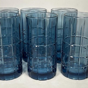 Vintage set of 6  Anchor Hocking Tartan Blueberry Blue Tumblers  6”T x 3”W  16 Oz Glassware Plaid design unused  Condition!