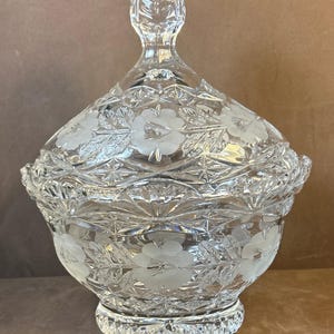 Vintage Candy Dish Lidded Clear Pedestal Cut Crystal etched Glass 10.5” x 8” Centerpiece Flower Design Beautiful!