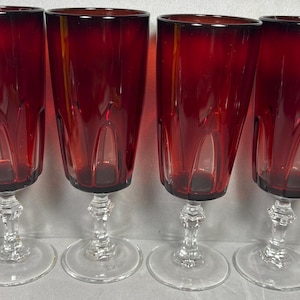 Vintage Set of 4 Ruby Red Stem Wine Flute Glassware Barware Cristal D&#39; Arques Durand Gothic Arch Cut to Clear Beautiful!