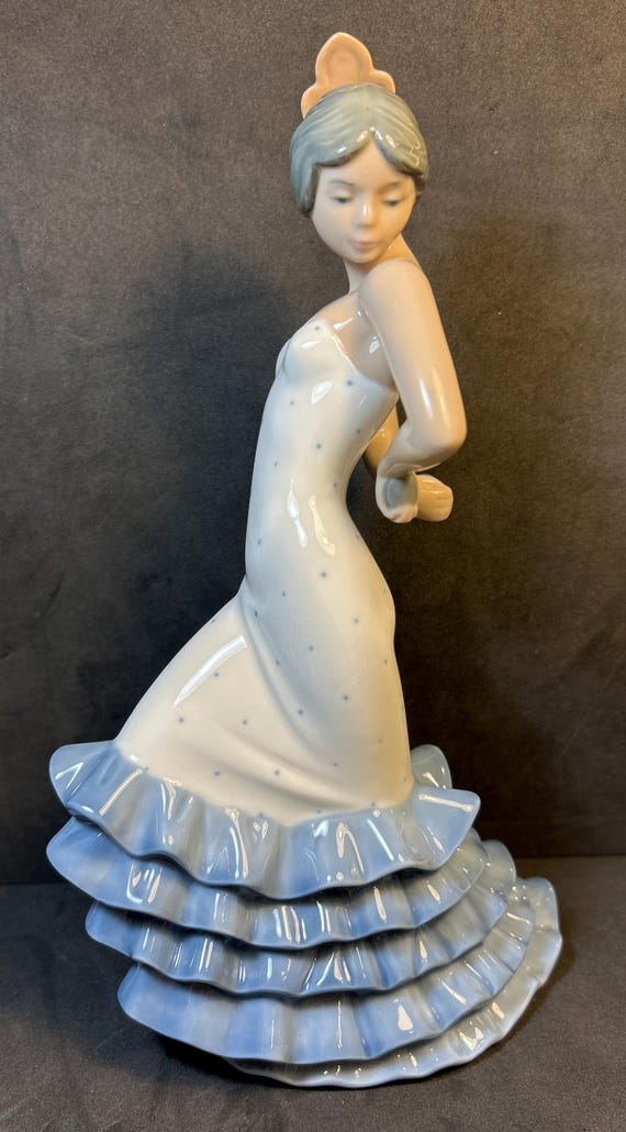 LLADRO リヤドロ リトルダンサー ポーセリン人形 フラメンコ 5192 LLADRO リヤドロ リトルダンサー ロリータ フラメンコ フィギュリン