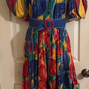 Vintage Rare! Jeanne Marc Designer Dress Floral Dress, Belted, front buttons, Full Skirt Cotton Size is 12/14  Perfect Party Dress! Preowned