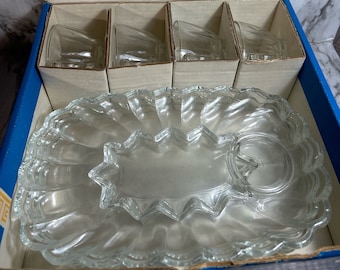 Vintage Anchor Hocking Classic Serving Trays with Cups New in box Set of 8 pieces Snack Set W/Cups service for 4 Glass 10 3/8” x 6 3/8”