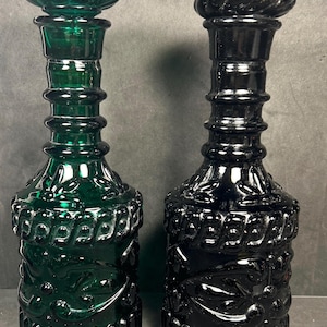 Vintage Black or Emerald Green Glass Jim Beam Bourbon Whiskey Decanter with Stopper 11” T x 4” no chips or cracks Mid-century Decanter