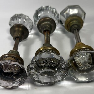 Poignées de porte antiques en cristal, laiton et verre, lot de 3 poignées de porte doubles, aspect irisé, motifs dépareillés