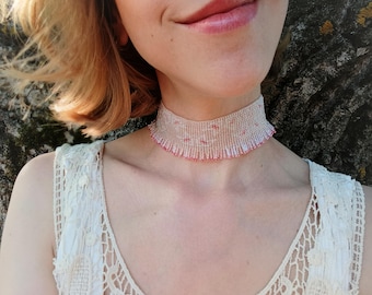 Lichtroze choker, bohoketting met weefgetouwkralen, Fairycore-sieraden