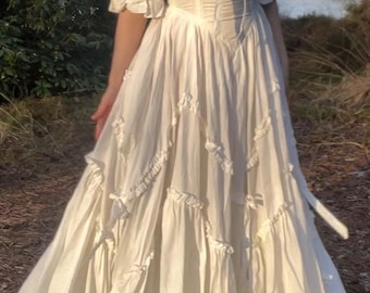 Suknia ślubna Laury Ashley z 1984 roku, wykonana w 100% z bawełny, rozmiar 38