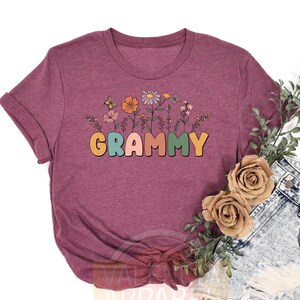 Grandma Shirt, Personalized Grandma Tee, Grammy Shirt, Nana Shirt, Gift For Mom, Mother&#39;s Day Shirt, Floral Mom Shirt, Gift for Her