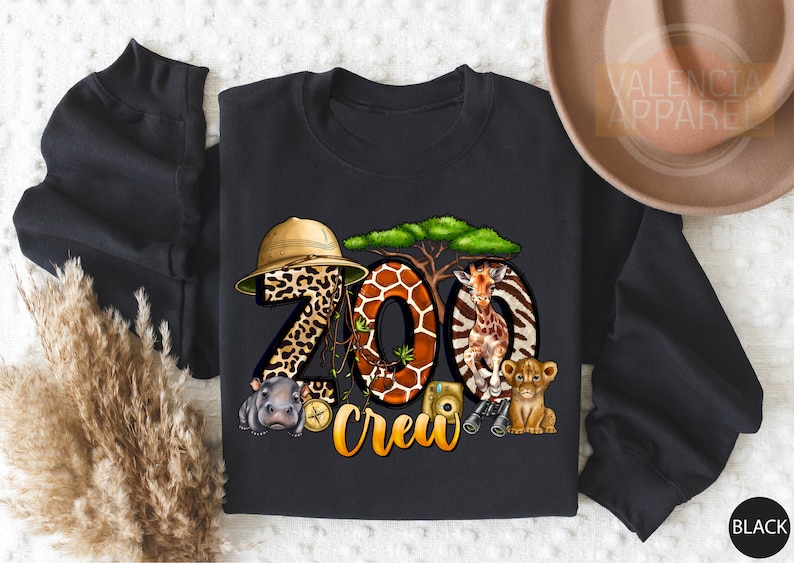 a black shirt with the word zoo on it