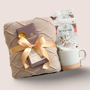Sending Hugs Gift Box for Her – Large Wool Blanket Care Package for Women | Thinking of You Gift for Mom, Best Friend, Self-Care Gift Idea