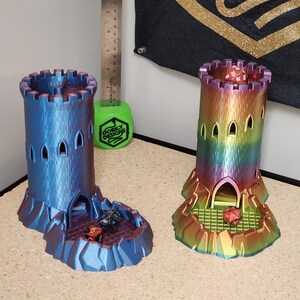 CASTLE Dice Tower / Se adapta a todos los accesorios de juego de dados estándar Juego modular Personalizable Compacto On The Go Pathfinder Dnd Gameplay D20 Impreso