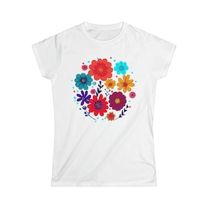 Women&#39;s Colorful Floral Circle T-Shirt