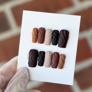 Textured Squiggles || Press on Nails