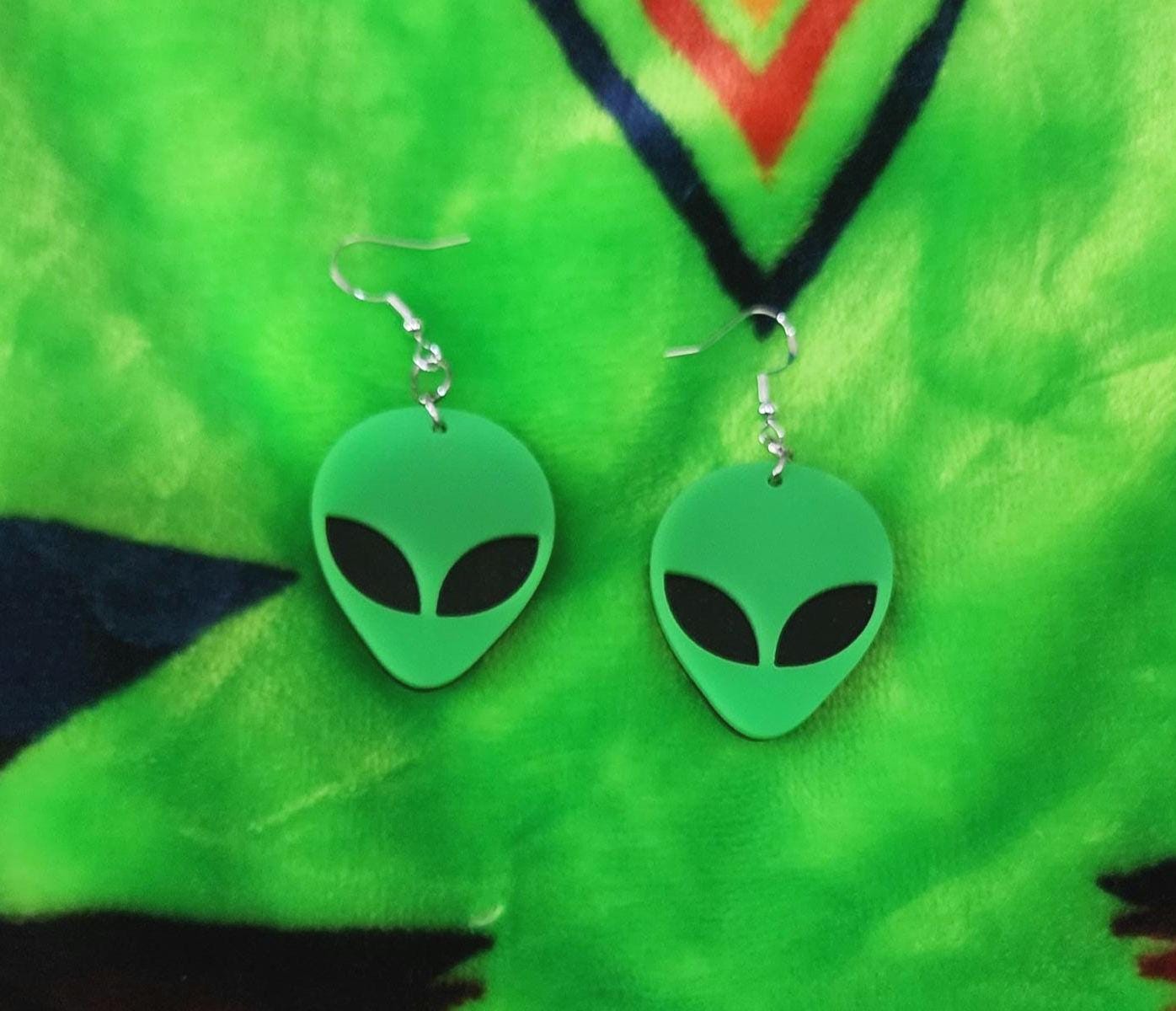 Green Alien Dangle Earrings: Handmade Sci-Fi Jewelry - Thumbnail 5