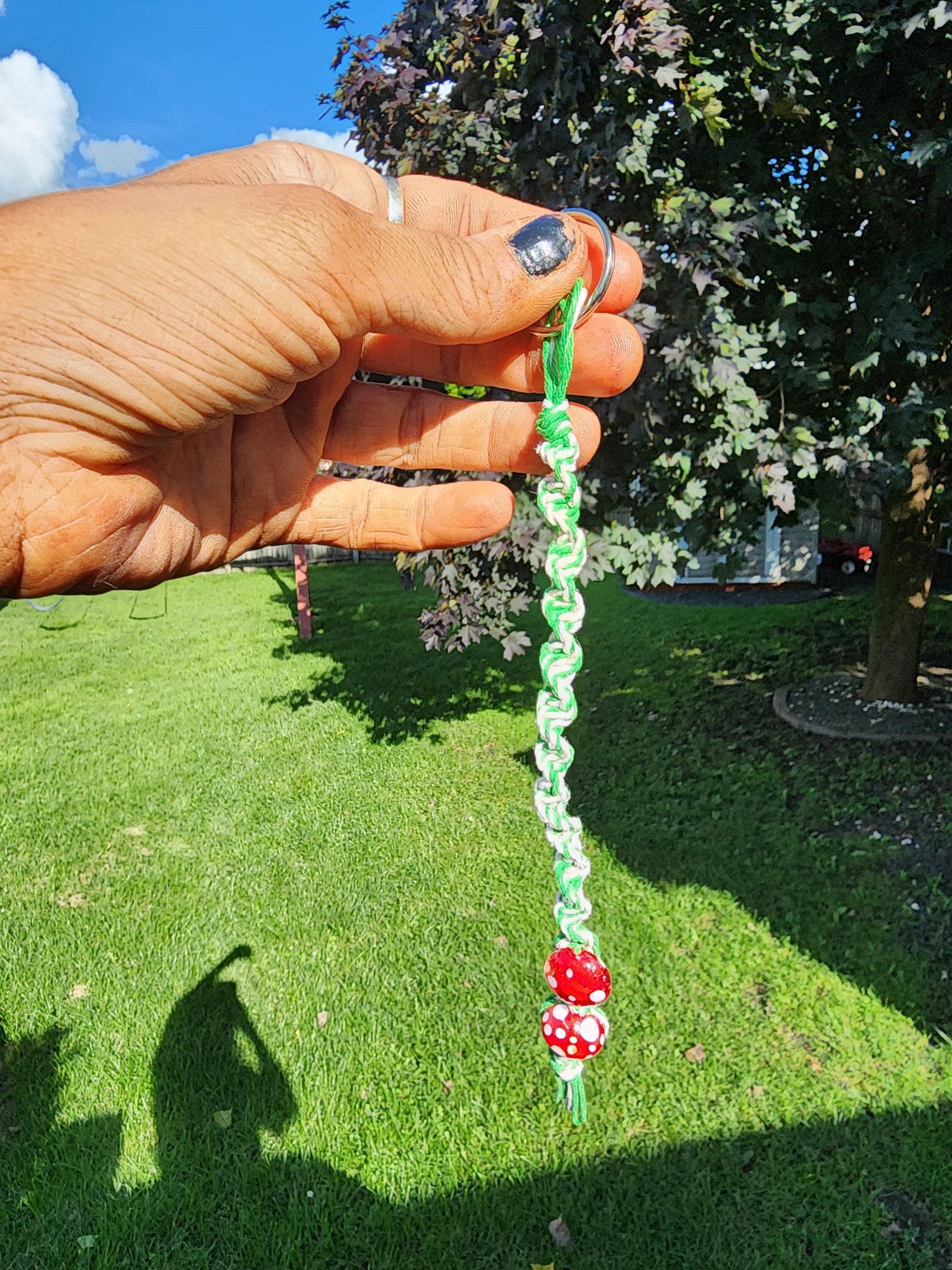 Handmade Hemp Keychain: Green & White with Glass Mushroom Beads - Thumbnail 4