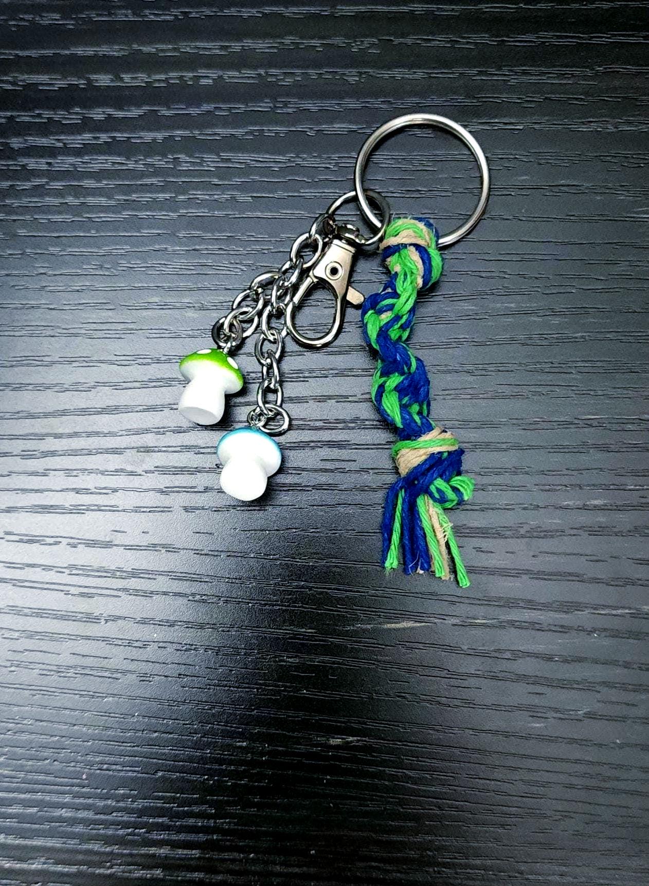 Mini Hemp Keychain with Acrylic Mushroom Charm - Boho Key Ring, Eco-Friendly Gift, Handmade Accessory, Nature-Inspired Jewelry - Thumbnail 6