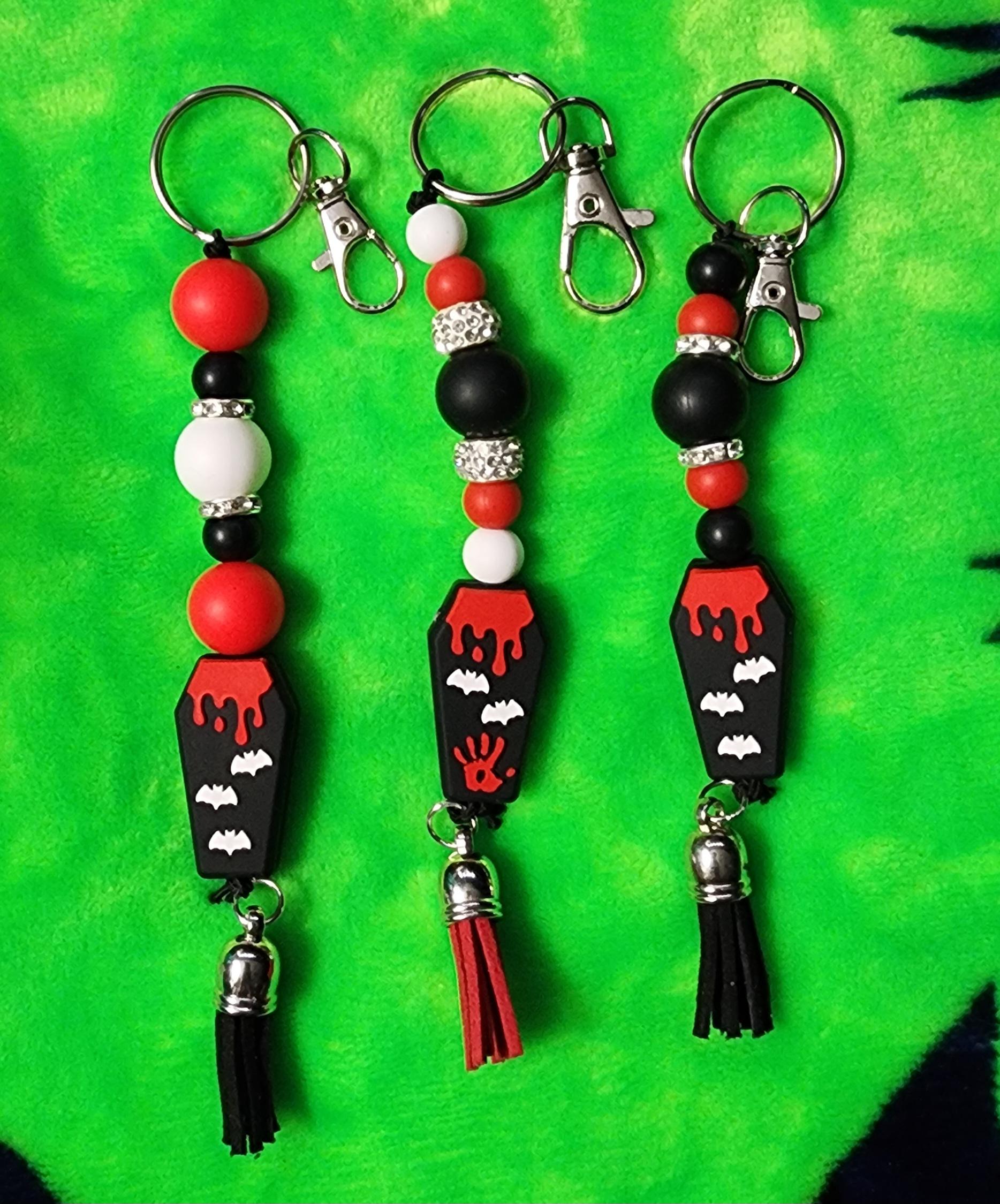 Coffin Cutie Keychain – Spooky Gothic Beaded Charm for Keys, Bags & Halloween Vibes - Thumbnail 2
