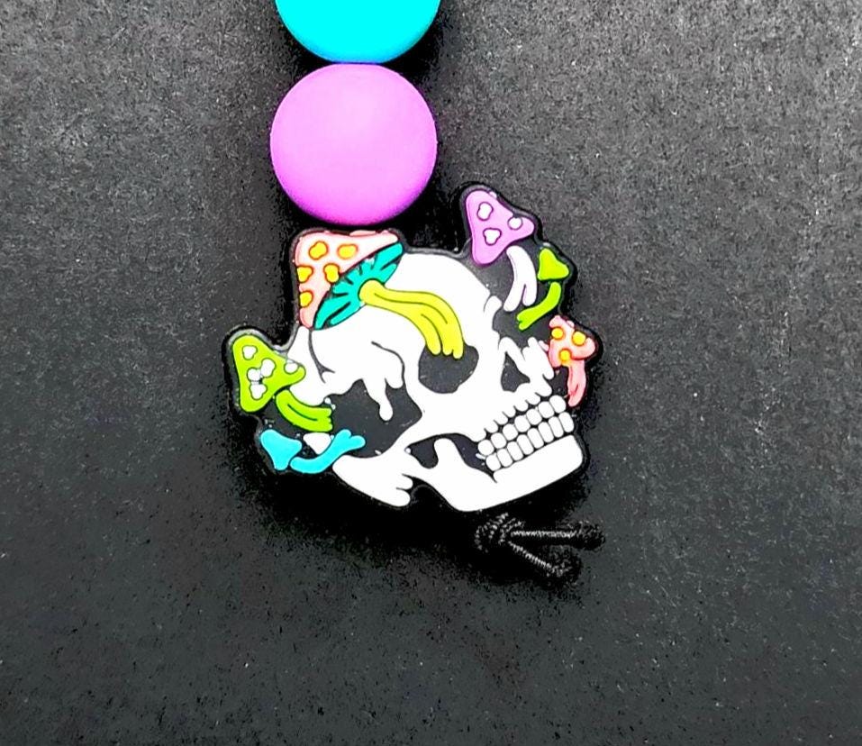 Beaded Keychain Shroom Skull Design, Handmade Mushroom Charm, Unique Gift for Bag or Keys, Boho Accessories, Psychedelic Trinket